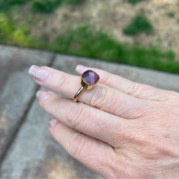 Golden Ring With Purple Stone - Size 7 - Picture 7 of 10